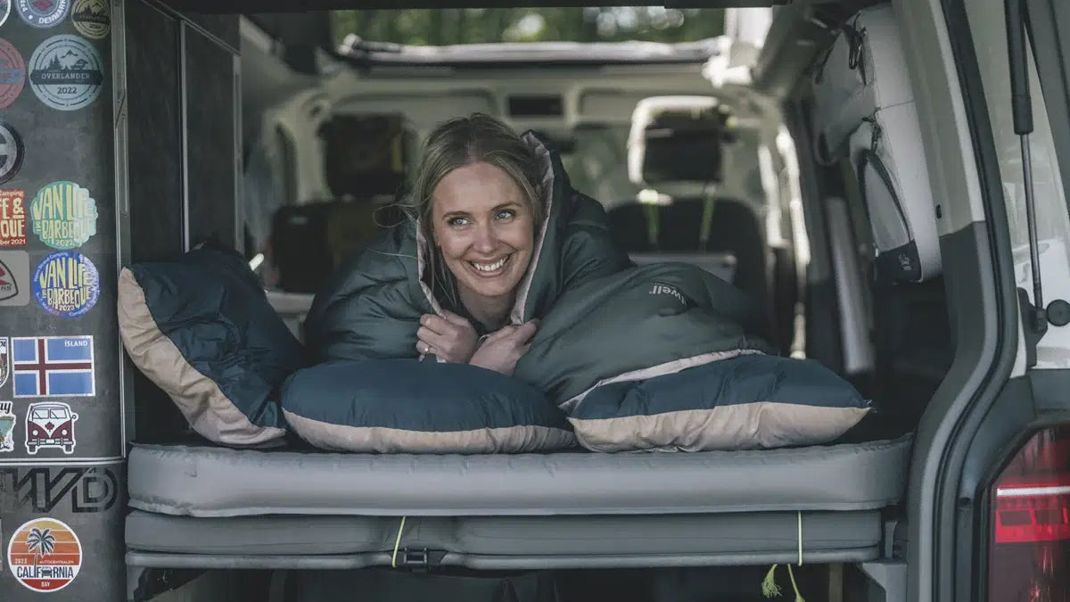 Outwell Campion double duvet in leaf green with soft, cozy fabric, perfect for camping or outdoor sleeping comfort.