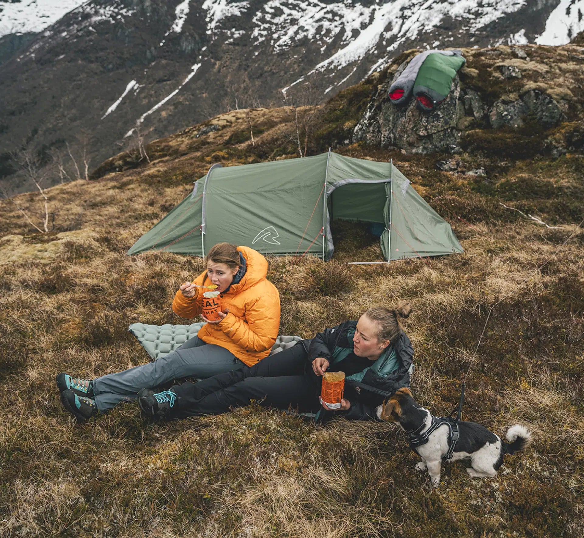Robens Sage 3 PRO Tunnel Tent set up outdoors, showcasing its spacious design and durable fabric for camping adventures.