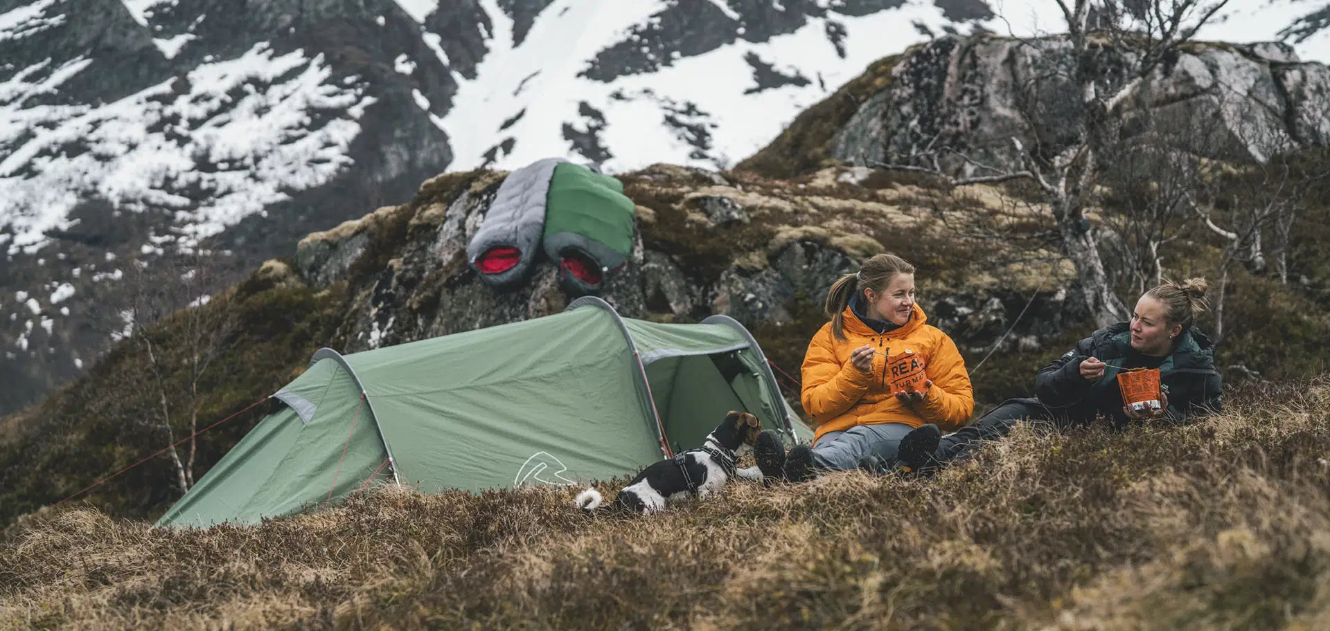 Robens Sage 3 PRO tunnel tent set up outdoors, showing its spacious design, durable fabric, and ventilation features.