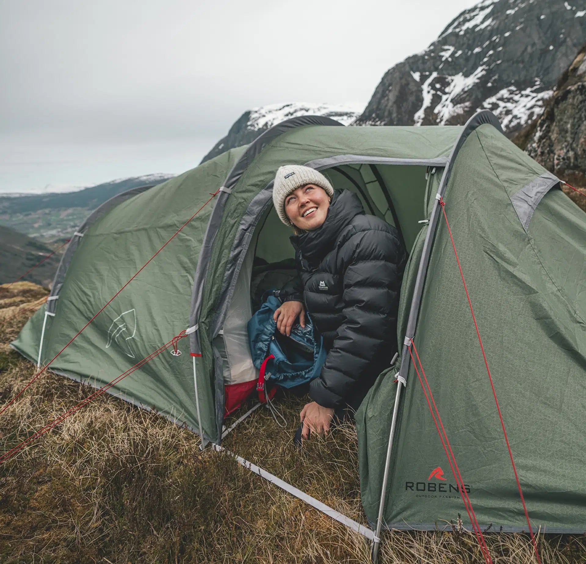 Robens Sage 3 PRO Tunnel Tent set up outdoors, showcasing its spacious design and durable fabric for camping adventures.
