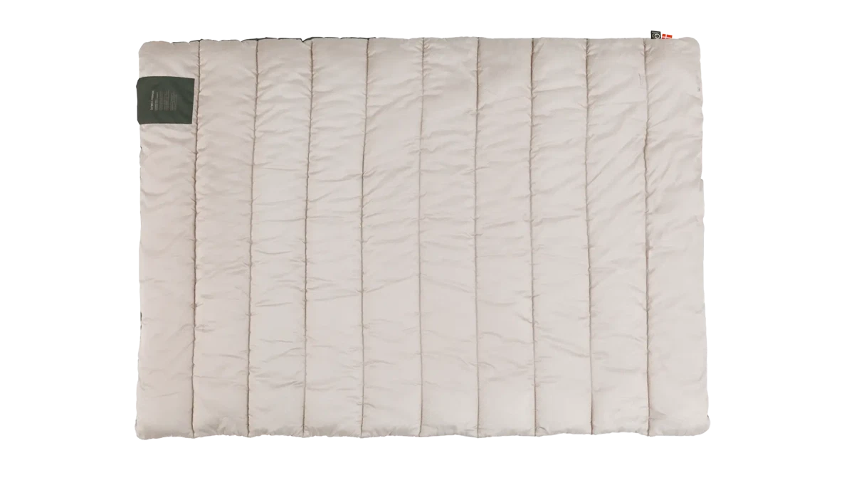 Outwell Campion Leaf Green duvet with soft fabric and leafy green pattern, ideal for cozy camping or outdoor sleeping comfort.