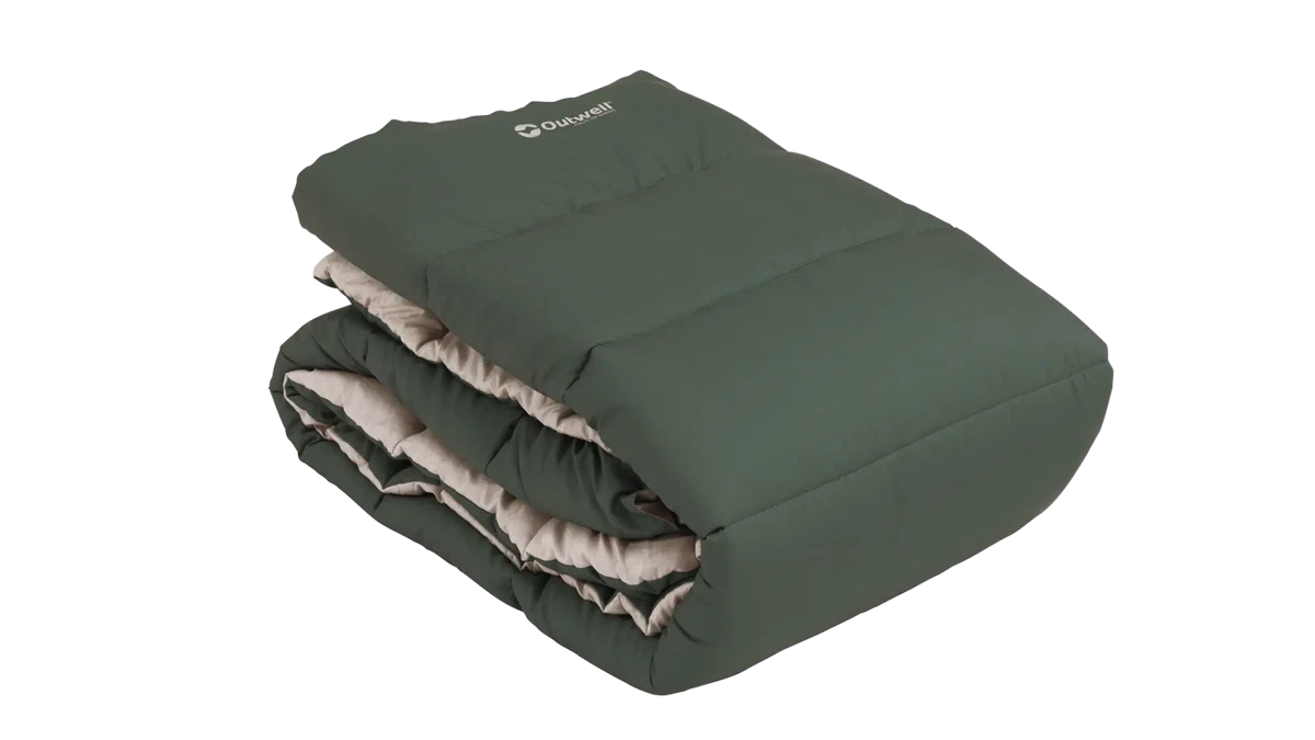 Outwell Campion duvet in leaf green, cozy bedding with soft fabric and stitched edges, perfect for camping or home use.