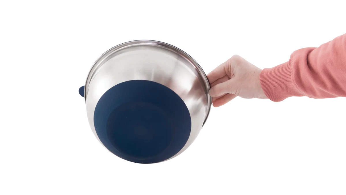 Outwell Chef Bowl Set with lids and graters, kitchenware for food prep, featuring multiple bowls with transparent lids and grater attachments.