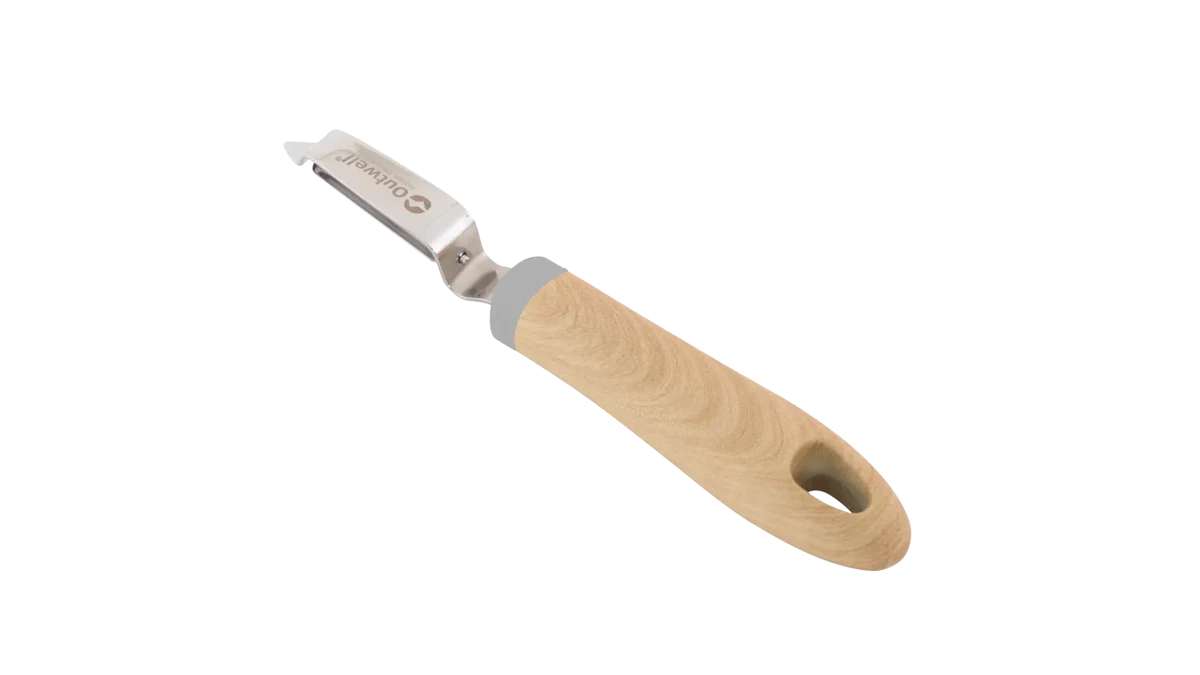 Outwell Chena kitchen knife set with peeler and scissors, featuring stainless steel blades and ergonomic handles for versatile cooking.